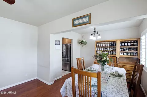 Dining - 4045 E Cambridge Ave, Phoenix, AZ 85008 photo 4 of 5