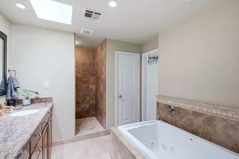 Bath - 4045 E Cambridge Ave, Phoenix, AZ 85008 photo 2 of 3