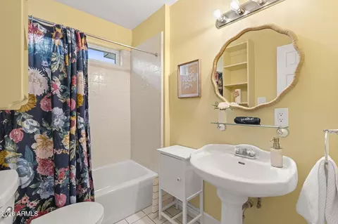 Bath - 6740 N 7th St, Phoenix, AZ 85014 photo 1 of 4