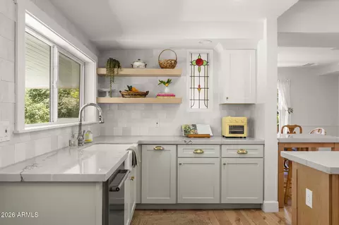 Kitchen - 6740 N 7th St, Phoenix, AZ 85014 photo 4 of 7