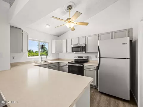 10601 N 72nd Ave, Peoria, AZ 85345