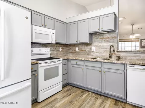 Kitchen - 824 W 15th Ave, Apache Junction, AZ 85120 photo 2 of 5
