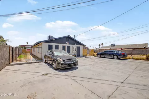 Exterior - 1438 E Adams St, Phoenix, AZ 85034 photo 6 of 8
