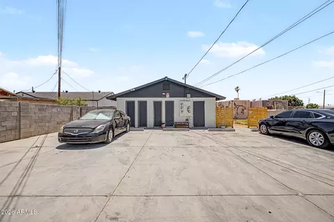 Exterior - 1438 E Adams St, Phoenix, AZ 85034 photo 5 of 8