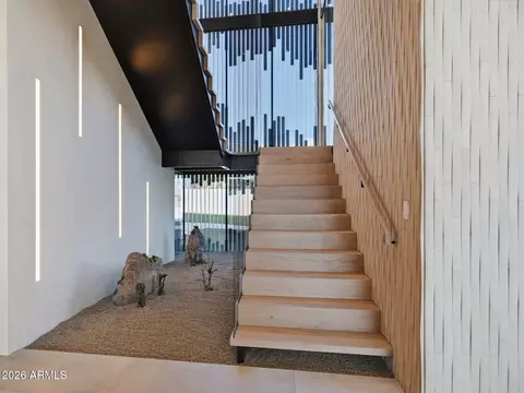 Entry Way - 4704 N 56th St, Phoenix, AZ 85018 photo 2 of 7