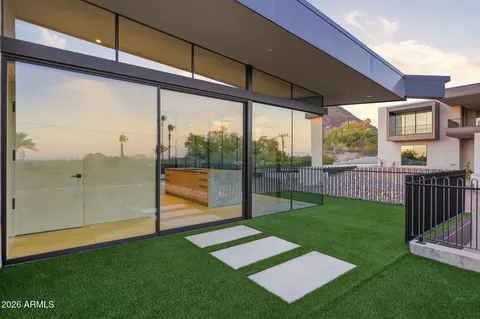 Exterior - 4704 N 56th St, Phoenix, AZ 85018 photo 7 of 14