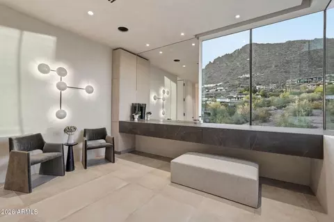 Bath - 4704 N 56th St, Phoenix, AZ 85018 photo 5 of 11