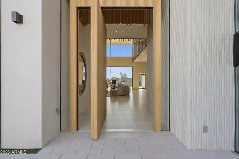 Entry Way - 4704 N 56th St, Phoenix, AZ 85018 photo 1 of 7