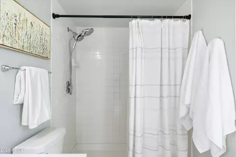 Bath - 5127 E Windsor Ave, Phoenix, AZ 85008 photo 2 of 4