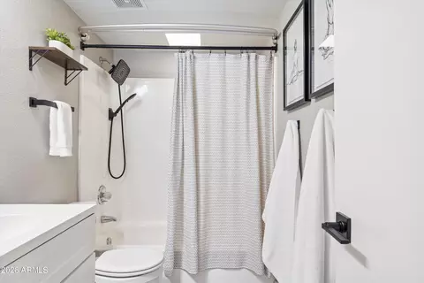 Bath - 5127 E Windsor Ave, Phoenix, AZ 85008 photo 3 of 4