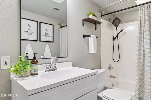 Bath - 5127 E Windsor Ave, Phoenix, AZ 85008 photo 4 of 4