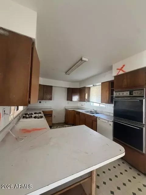 Kitchen - 492 W Euclid Ave, Globe, AZ 85501 photo 2 of 3