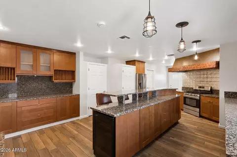 Kitchen - 2348 N 28th Pl, Phoenix, AZ 85008 photo 2 of 3