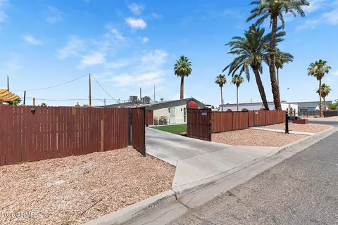 Exterior - 2348 N 28th Pl, Phoenix, AZ 85008 photo 7 of 8