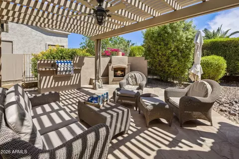 Exterior - 4637 E Narrowleaf Dr, Gilbert, AZ 85298 photo 1 of 3