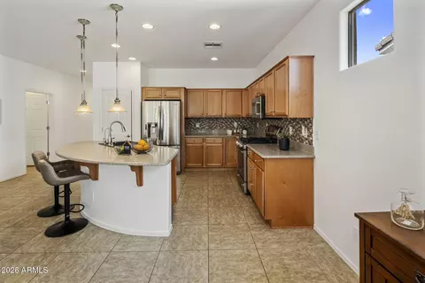 Kitchen - 4637 E Narrowleaf Dr, Gilbert, AZ 85298 photo 3 of 6