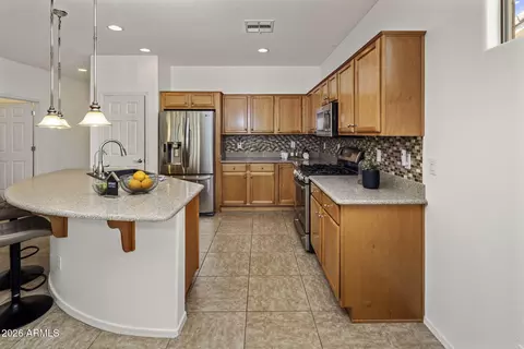 Kitchen - 4637 E Narrowleaf Dr, Gilbert, AZ 85298 photo 1 of 6