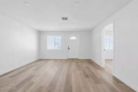 Living - 4416 N 22nd Dr, Phoenix, AZ 85015 photo 2 of 3