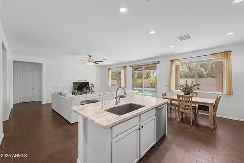 Kitchen - 4835 S Watauga Ct, Gilbert, AZ 85298 photo 4 of 4