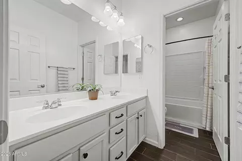 Bath - 4835 S Watauga Ct, Gilbert, AZ 85298 photo 3 of 3