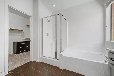 Bath - 4835 S Watauga Ct, Gilbert, AZ 85298 photo 2 of 3
