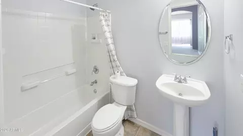 Bath - 7320 S 15th Dr, Phoenix, AZ 85041 photo 1 of 2