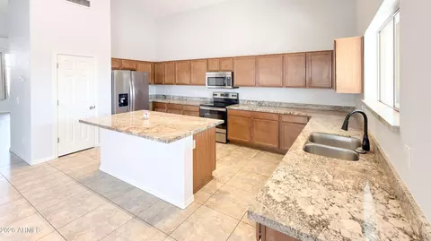Kitchen - 7320 S 15th Dr, Phoenix, AZ 85041 photo 3 of 3