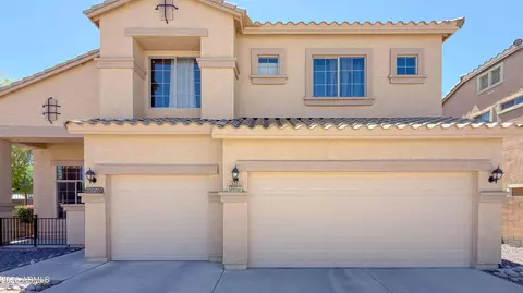 Exterior - 7320 S 15th Dr, Phoenix, AZ 85041 photo 5 of 8