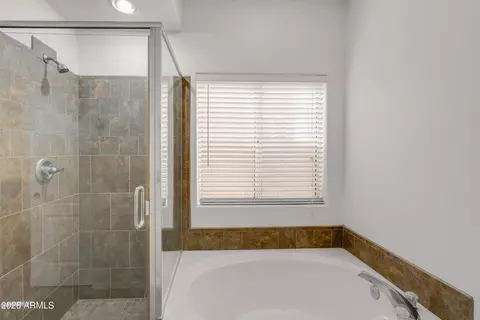 Bath - 1921 E Aire Libre Ave, Phoenix, AZ 85022 photo 2 of 3