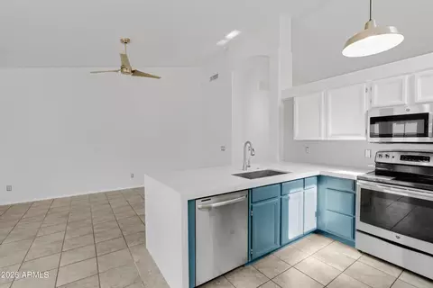 Kitchen - 1921 E Aire Libre Ave, Phoenix, AZ 85022 photo 3 of 3