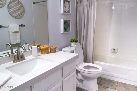 Bath - 1921 E Aire Libre Ave, Phoenix, AZ 85022 photo 5 of 5