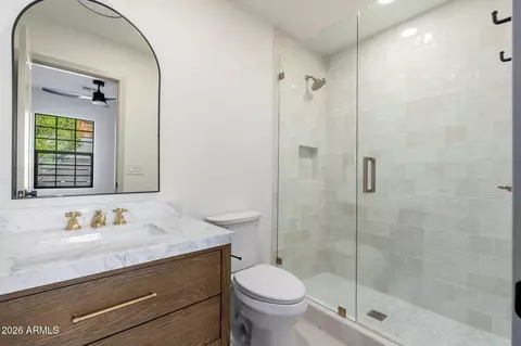 Bath - 5144 N 6th St, Phoenix, AZ 85012 photo 4 of 5