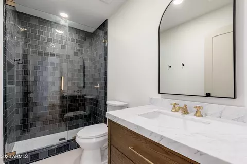 Bath - 5144 N 6th St, Phoenix, AZ 85012 photo 3 of 5