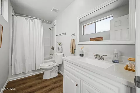 Bath - 2810 E Glenrosa Ave #19, Phoenix, AZ 85016 photo 3 of 3