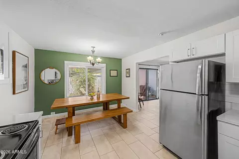 Dining - 2810 E Glenrosa Ave #19, Phoenix, AZ 85016 photo 2 of 2