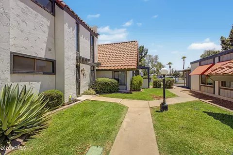 Exterior - 2810 E Glenrosa Ave #19, Phoenix, AZ 85016 photo 2 of 10