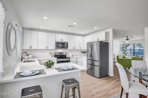 Kitchen - 4718 E Contessa St, Mesa, AZ 85205 photo 2 of 4