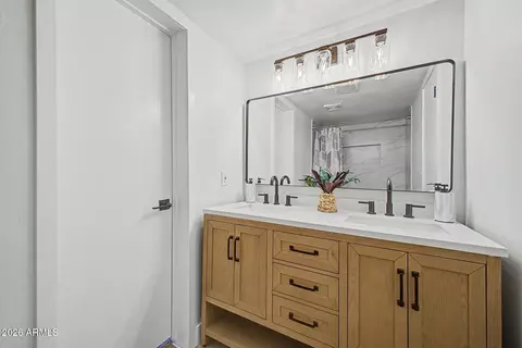 Bath - 7126 N 19th Ave #151, Phoenix, AZ 85021 photo 2 of 3