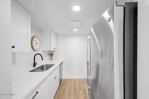 Kitchen - 7126 N 19th Ave #151, Phoenix, AZ 85021 photo 2 of 3