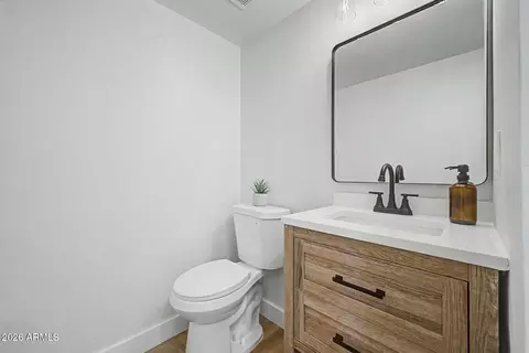 Bath - 7126 N 19th Ave #151, Phoenix, AZ 85021 photo 1 of 3