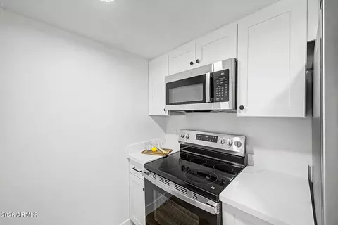 Kitchen - 7126 N 19th Ave #151, Phoenix, AZ 85021 photo 3 of 3