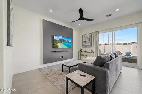Living - 1344 E Polk St #A, Phoenix, AZ 85006 photo 4 of 6