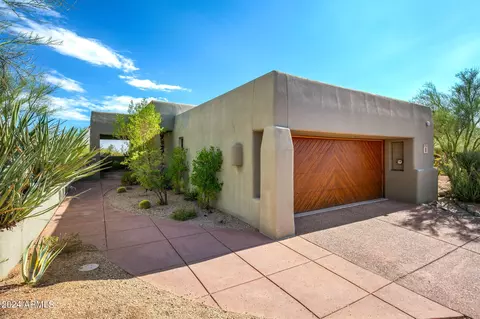 10095 E Graythorn Dr, Scottsdale, AZ 85262