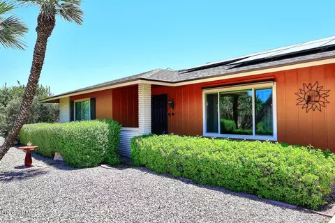 16425 N Meadow Park Dr, Sun City, AZ 85351