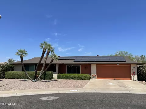 16425 N Meadow Park Dr, Sun City, AZ 85351