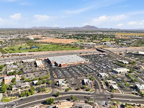 View/Area - 2266 E Willis Rd, Gilbert, AZ 85297 photo 14 of 15