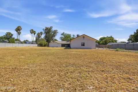 Exterior - 2266 E Willis Rd, Gilbert, AZ 85297 photo 10 of 12