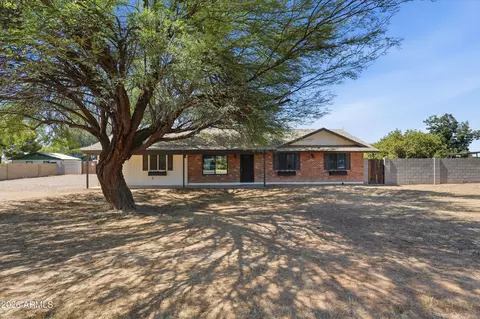 Exterior - 2266 E Willis Rd, Gilbert, AZ 85297 photo 2 of 12