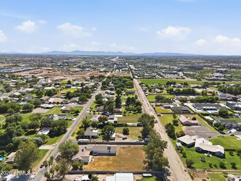 View/Area - 2266 E Willis Rd, Gilbert, AZ 85297 photo 9 of 15