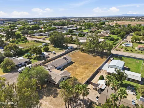 View/Area - 2266 E Willis Rd, Gilbert, AZ 85297 photo 7 of 15